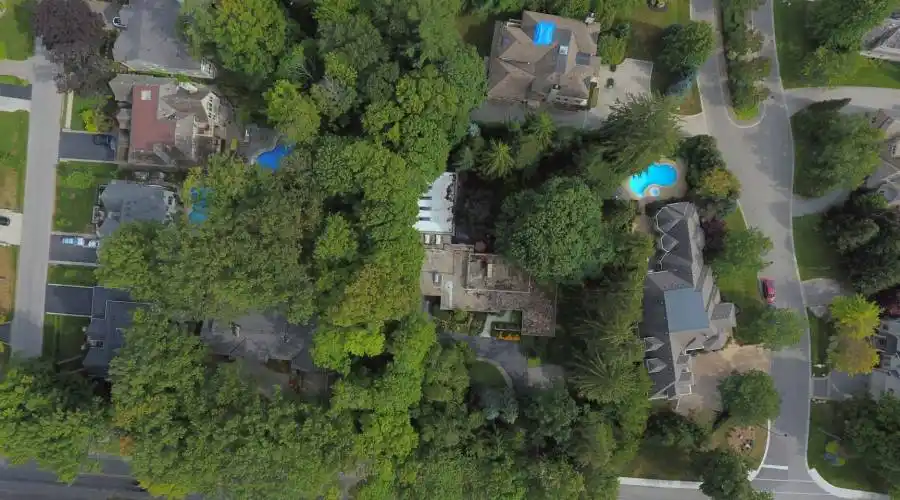 306 Lakeshore Road West,Oakville,L6K 1G1,Canada,4 Bedrooms Bedrooms,16 Rooms Rooms,4 BathroomsBathrooms,Residential,Lakeshore Road West,250627
