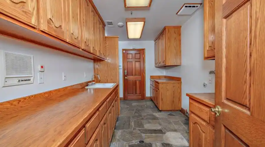 1524 Windy Mountain Ave, California, United States, 5 Bedrooms Bedrooms, ,6 BathroomsBathrooms,Residential,For Sale,Windy Mountain,438186