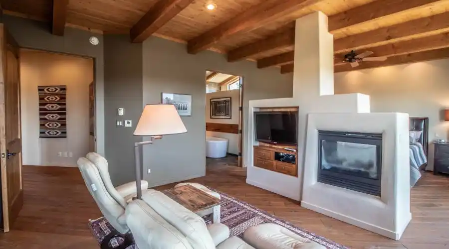 1450 Vista Hermosa, Farmington, New Mexico 87401, United States, 3 Bedrooms Bedrooms, 8 Rooms Rooms,3 BathroomsBathrooms,Auction,For Sale,Vista Hermosa,777637