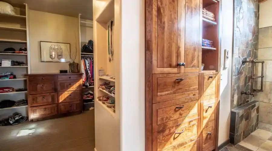 1450 Vista Hermosa, Farmington, New Mexico 87401, United States, 3 Bedrooms Bedrooms, 8 Rooms Rooms,3 BathroomsBathrooms,Auction,For Sale,Vista Hermosa,777637