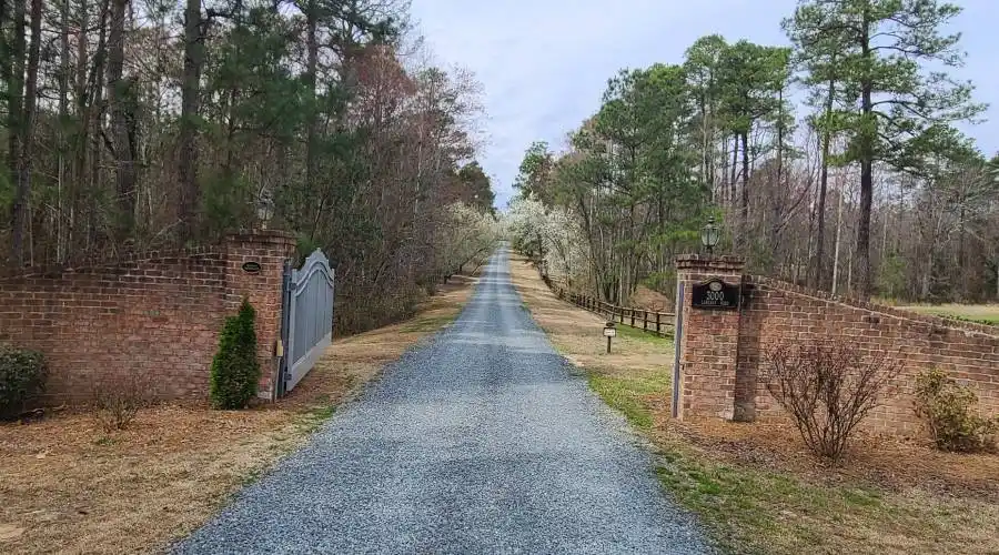 3000 Lakebay Road, Vass, North Carolina 28394, United States, 4 Bedrooms Bedrooms, 10 Rooms Rooms,5 BathroomsBathrooms,Residential,For Sale,3000 Lakebay,Lakebay Road,867502
